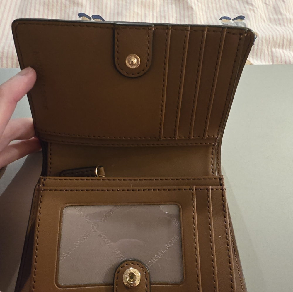 Michael Korrs Bifold Wallet - Picture 3 of 6